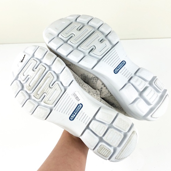 Nurse Mates Women's Libby Non-Slip Athletic Shoe - Full-Grain Leather, Slip-Resistant, Pillowtop Insole - View #10